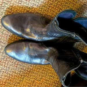 Size (39) Dorking by Fluchos shiny unique leather boots